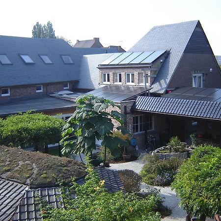 B&B Wisteria Herne エクステリア 写真