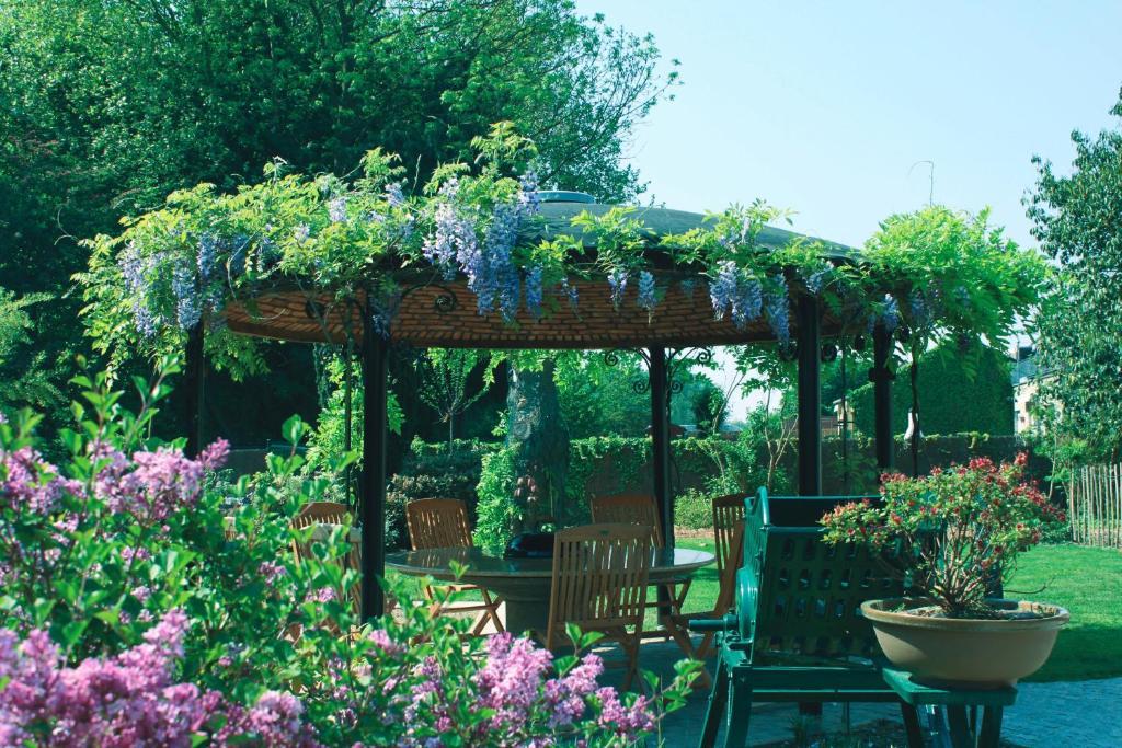 B&B Wisteria Herne エクステリア 写真